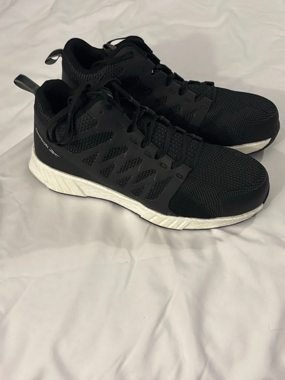 Reebok Men's Black and White Boat Shoes